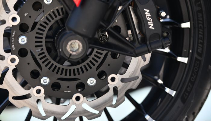 בלימה מדויקת ובטוחה אופנוע חשמלי רזון