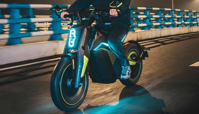 בקרת אחיזה מתקדמת אופנוע חשמלי רזון בוהמיה