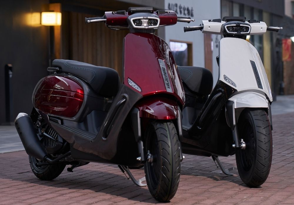 קטנוע 125 ולוצ'יפרו טניס - Velocifero Tennis 125 Gasoline