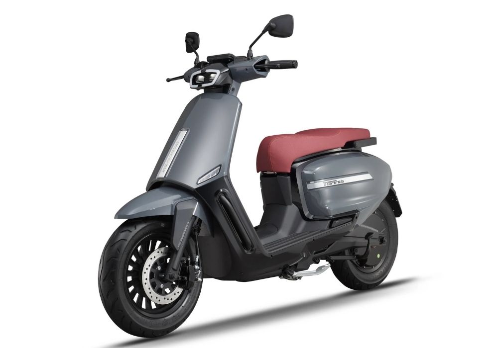קטנוע 125 ולוצ'יפרו טניס - Velocifero Tennis 125 Gasoline6
