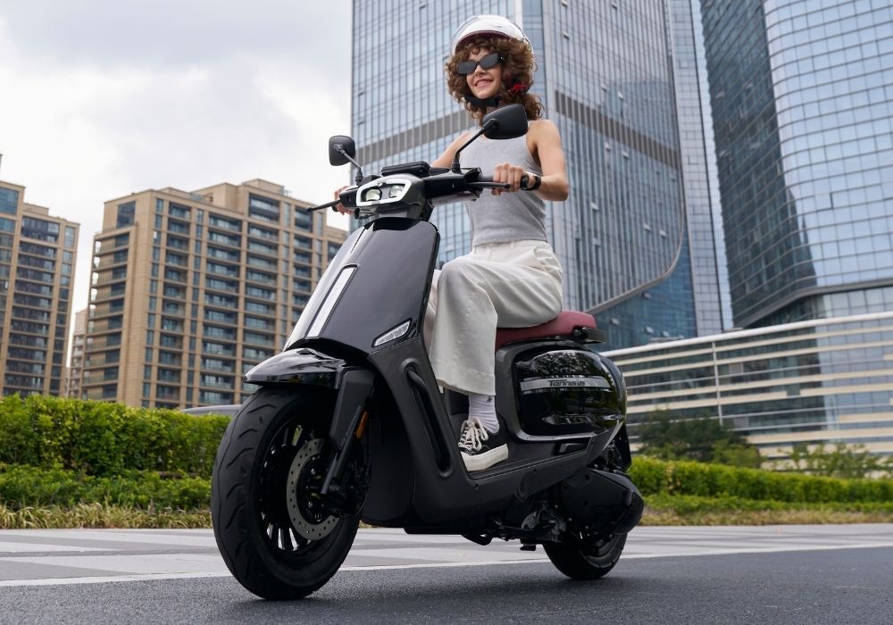 קטנוע חשמלי ולוצ'יפרו טניס - RIDEMAX