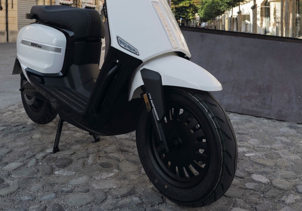 קטנוע חשמלי ולוצ'יפרו טניס - RIDEMAX