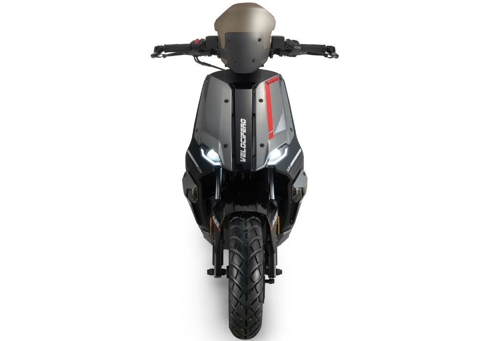 קטנוע מובסטר ולוצ'יפרו צבע אפור מבט קדמי - רייד מקס