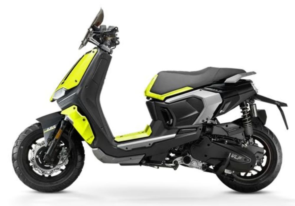 קטנוע מובסטר ולוצ'יפרו צבע צהוב מבט צד - רייד מקס